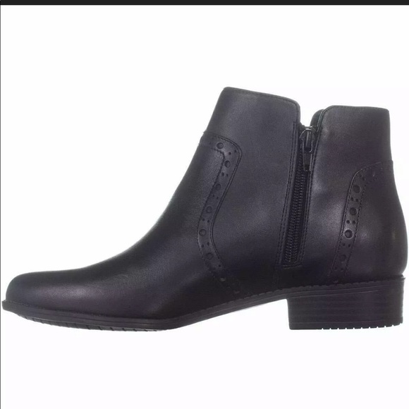 Giani Bernini Nieve Leather Round Toe Ankle Boots - Picture 2 of 7